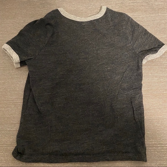 Old Navy Dark Grey Toddler Boy’s T-Shirt - Picture 4 of 4